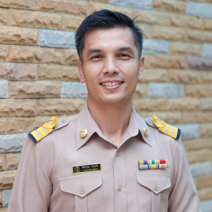 นาย จักรวรรณ แว่นแก้ว